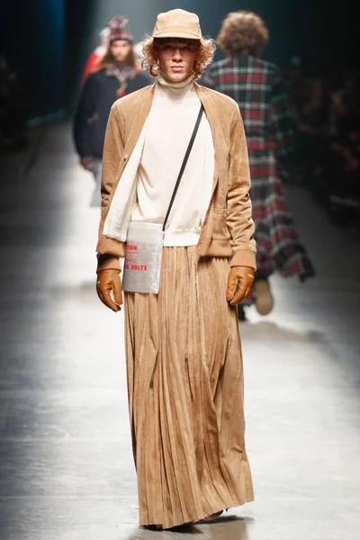 Look 5